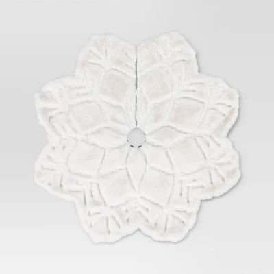 48" Christmas Dia Faux Fur Snowflake Shaped Tree Skirt - Wondershop™ 2 48" Christmas Dia Faux Fur Snowflake Shaped Tree Skirt - Wondershop™ - Image 2