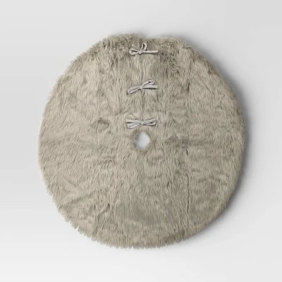 48" Faux Fur Christmas Tree Skirt Gray - Wondershop™ 2 48" Faux Fur Christmas Tree Skirt Gray - Wondershop™ - Image 2