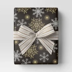 30” 25 Sq Ft Christmas Roll Wrap Gold/White Snowflakes On Black - Wondershop™