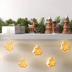 8ct LED Battery Operated Christmas Gingerbread Houses Novelty String Lights Warm White With Clear Wire - Wondershop™